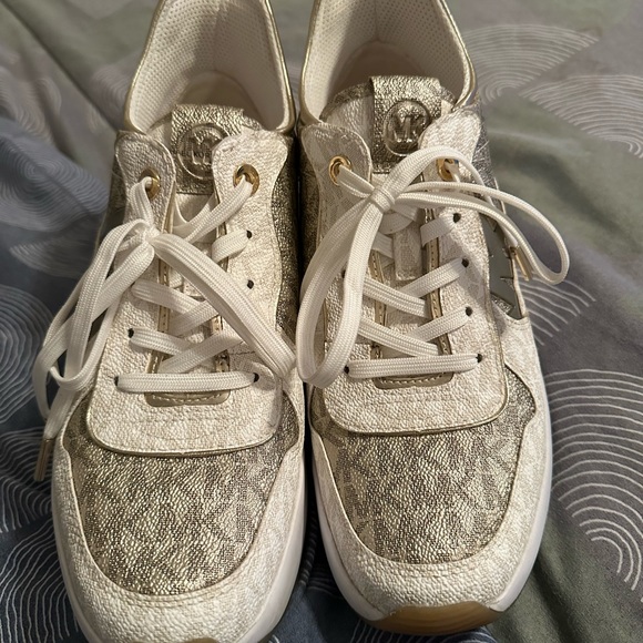 Michael Kors sneakers - Picture 2 of 8
